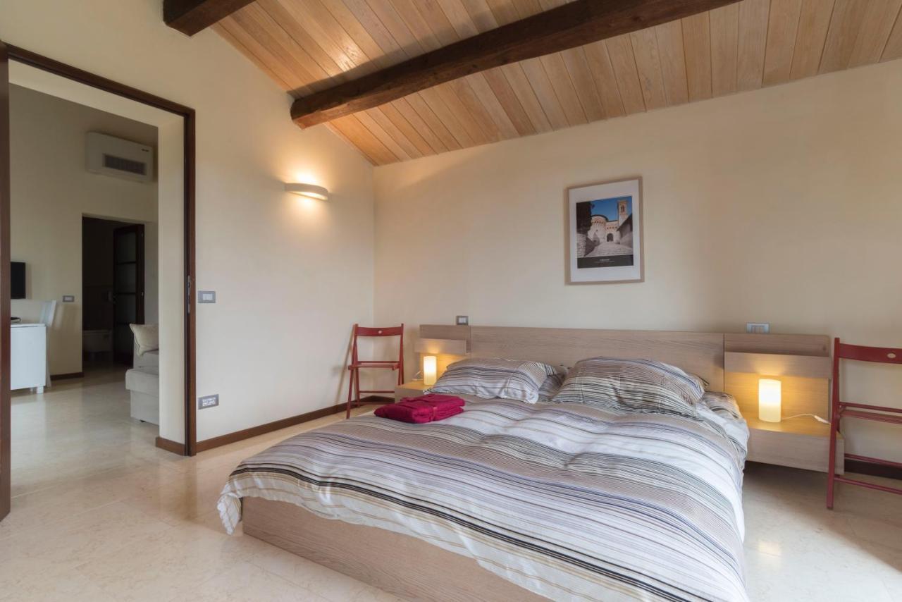 Antico Casale Tiravento Aparthotel Passignano sul Trasimeno Exterior foto