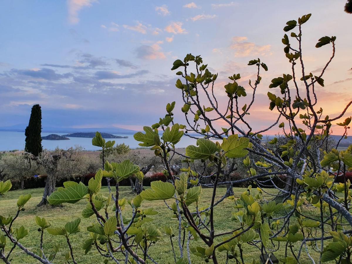 Antico Casale Tiravento Aparthotel Passignano sul Trasimeno Exterior foto