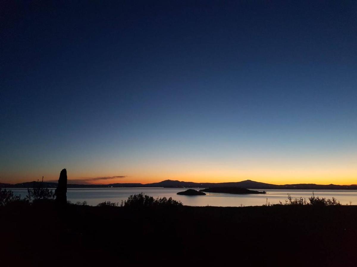 Antico Casale Tiravento Aparthotel Passignano sul Trasimeno Exterior foto