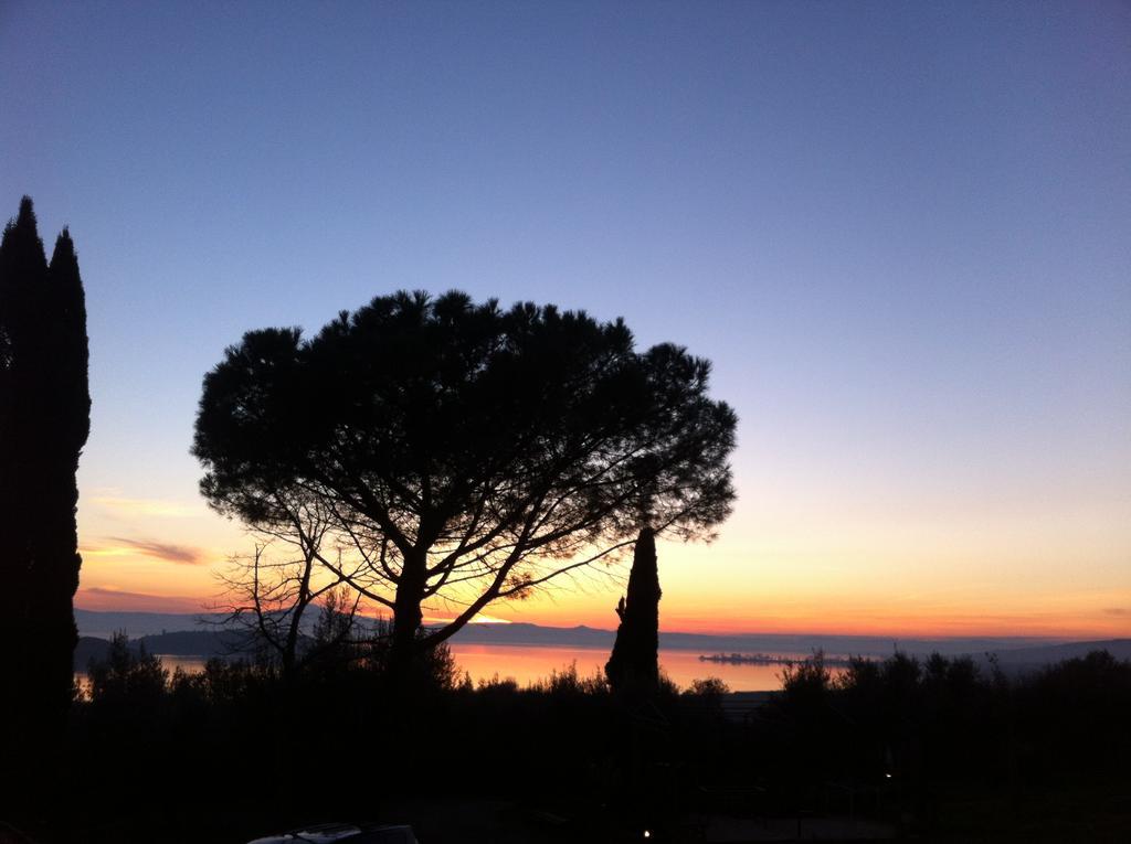 Antico Casale Tiravento Aparthotel Passignano sul Trasimeno Exterior foto