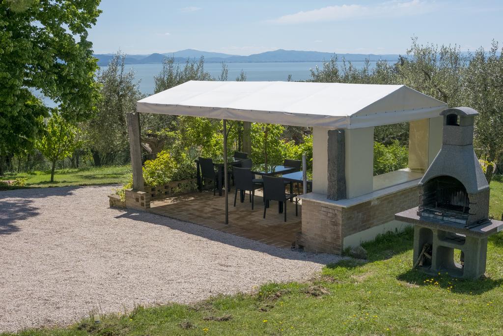 Antico Casale Tiravento Aparthotel Passignano sul Trasimeno Exterior foto