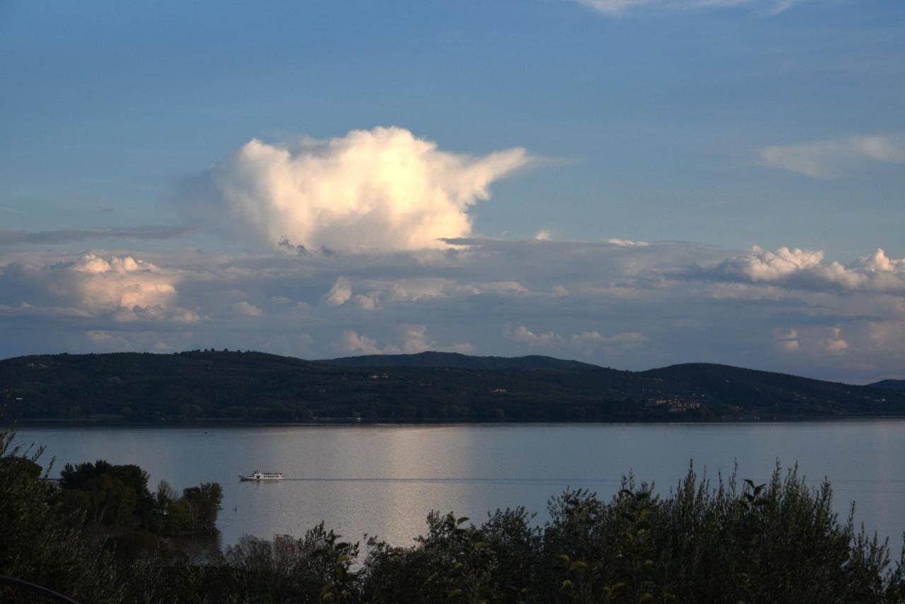 Antico Casale Tiravento Aparthotel Passignano sul Trasimeno Exterior foto